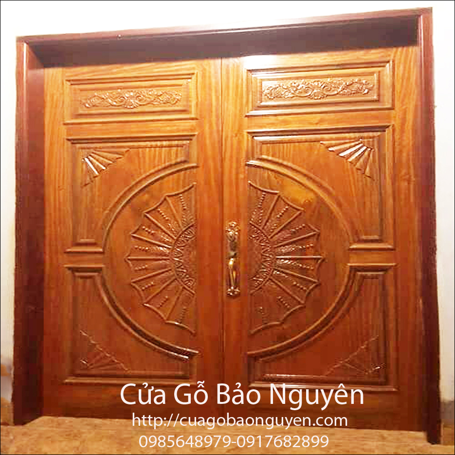 Cửa gỗ Lim 2 cánh mặt tiền đục chạm hình lá lúa đẹp M18