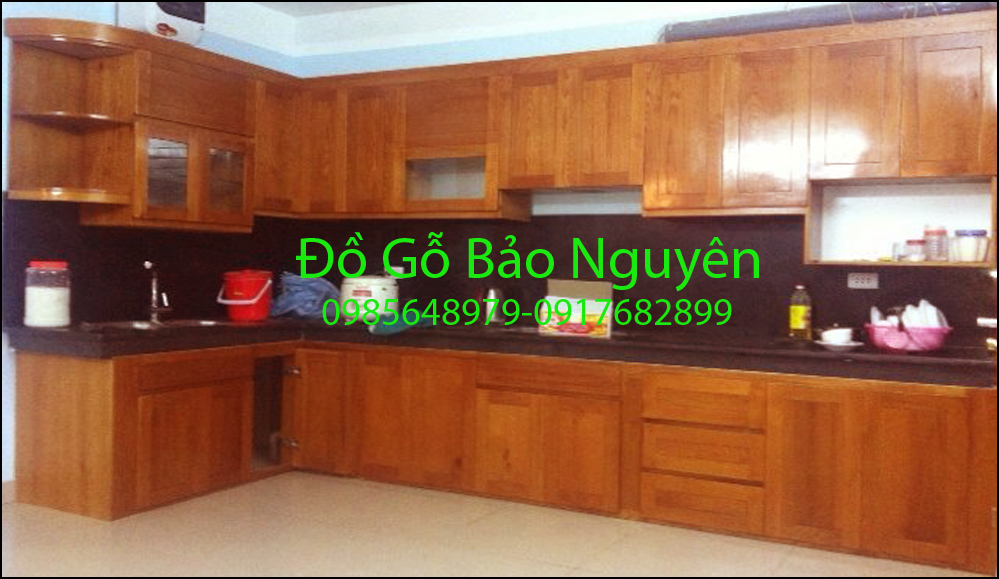 tủ bếp gỗ sồi nga sơn vàng tranh đậm M6
